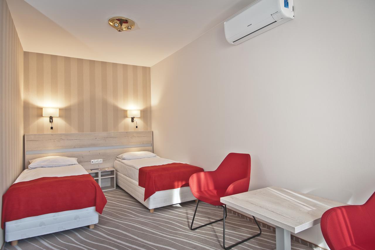 Hotel Akwawit Leszno  Exterior foto